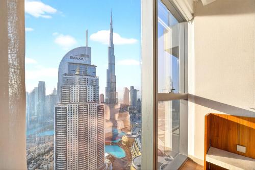 Iconic 4BR with Burj & Fountain Views Boulevard Point, Dubai