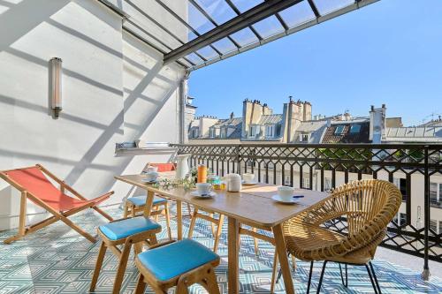 Superb flat with terrace in the centre of Paris