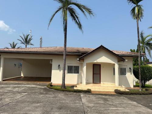 Instalaciones, Alima in Malabo