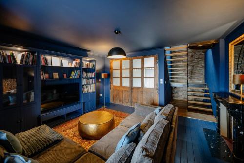 Sur Les Roches in Couches