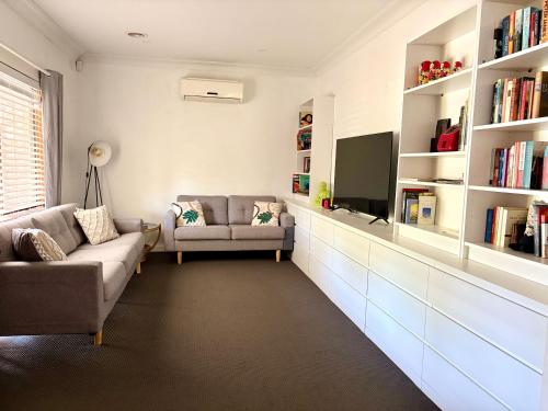 Recreational facilities, Welcome to The Roy - Family home close to airport and train! in Fawkner