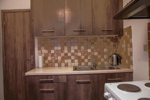 Lak Peristeri Homes - image 14