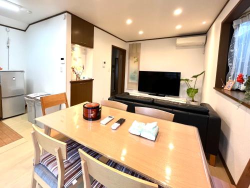 TSURUNOYA The only private lodging in Tokyo Japanese TATAMI style 8 minutes walk from station FREE Parking 4rooms 12guests NEW OPEN ASAKUSA AKIHABARA SKYTREE nearby, Tokyo