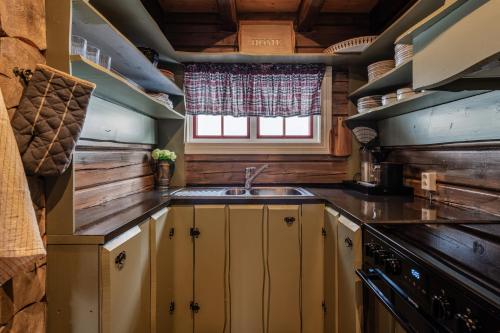 Charming cabin by Hallingskarvet ski center in Skoro