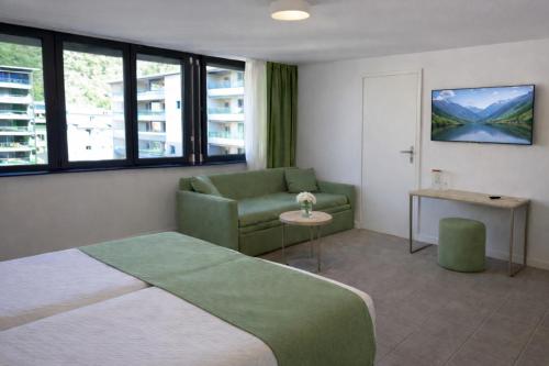 room detail thumbnail 1