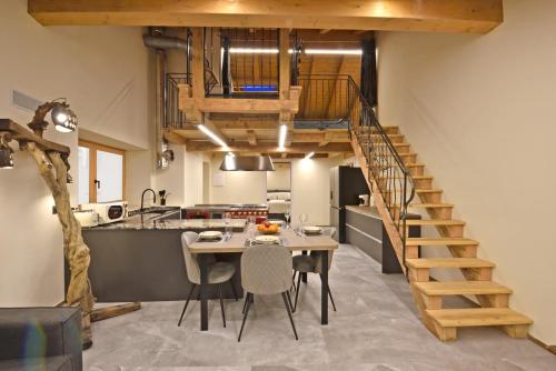 Pubi/sohvabaar, ArtiStone - "The Modern Loft" - Nature and Relax in Saint-Christophe