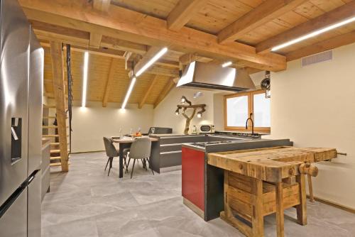 Pubi/sohvabaar, ArtiStone - "The Modern Loft" - Nature and Relax in Saint-Christophe