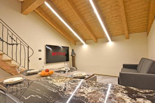 Pubi/sohvabaar, ArtiStone - "The Modern Loft" - Nature and Relax in Saint-Christophe