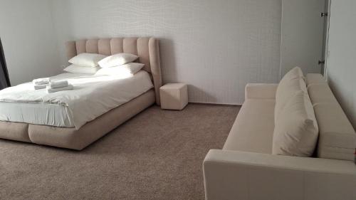 Accommodation in Comuna Cristineşti