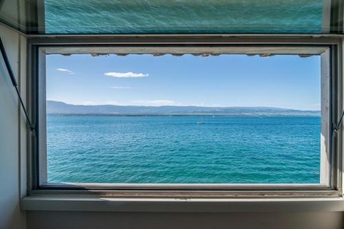Very nice apartment on Lake Geneva