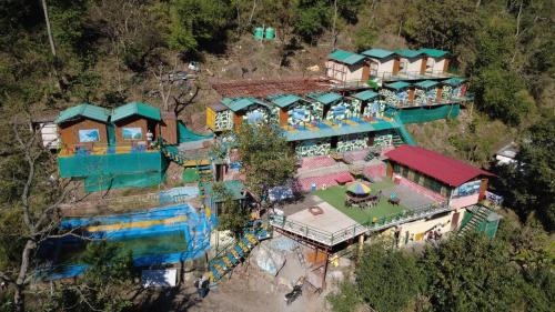 Water Hills Resort & Camping – khách sạn tại Badal
