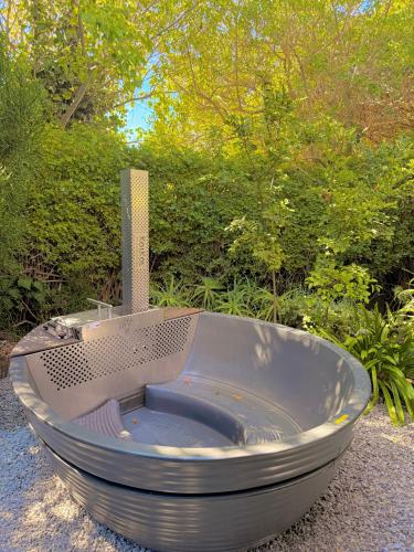 Loft Escape in Onrus with Hot Tub- 2km from beach, Hermanus