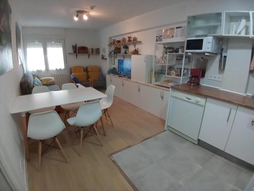 MERINDADES AMAZUL CORZO - Apartamento Turístico - Medina de Pomar - Barcenillas del Ribero