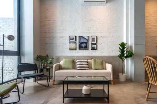 Spacious double-height apartment