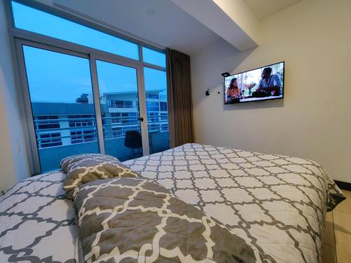 1702 Torres los Yoses cozy apartment on the 17th floor with balcony - image 4