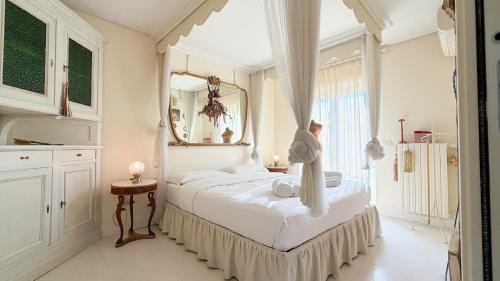 Cozy Milan Apt with Balcony Metro Minutes Away