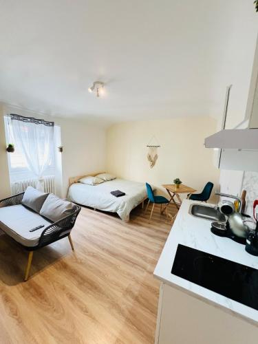 Studio Maluna 2 Étage -Proche Centre & Gare -WiFi (Studio Maluna 2 Etage -Proche Centre & Gare -WiFi) in 沙泰勒羅