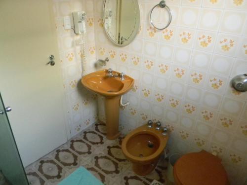 Standard Double Room image 10