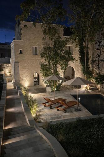 CAVA Urban Relais & Pool in Castromediano