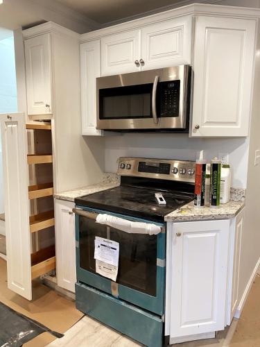Walk everywhere location, subway, center, Newer Apt, sleeps 4-Newton Centre in Newton (Massachusetts)