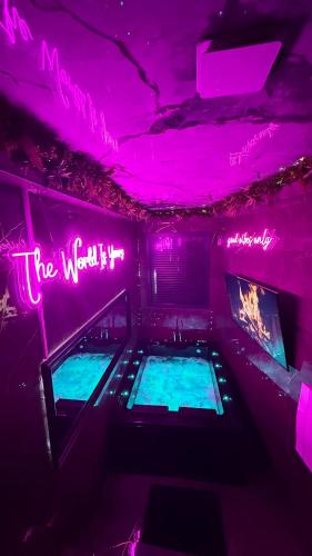 Nuit D Or LoveRoom in Bellegarde-sur-Valserine