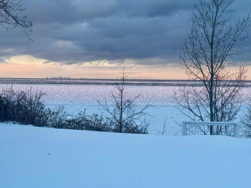 Home away on Lake Ontario in Youngstown, USA