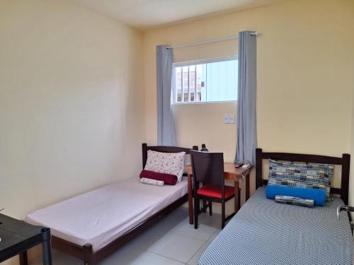 Quarto UP perto do Centro e Praias AR TV Wifi Cozinha Lavadora, São Luís