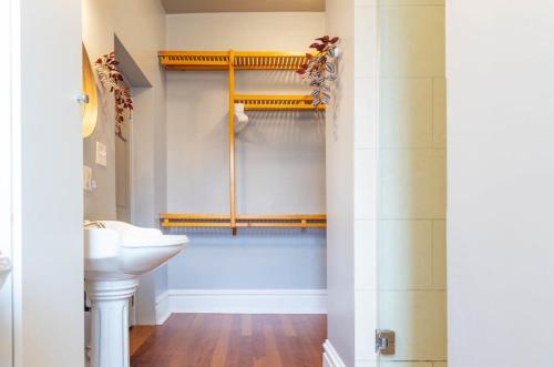 Gorgeous Benton Park Manor ABODEbucks - image 4