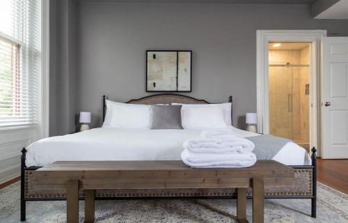Gorgeous Benton Park Manor ABODEbucks - image 5