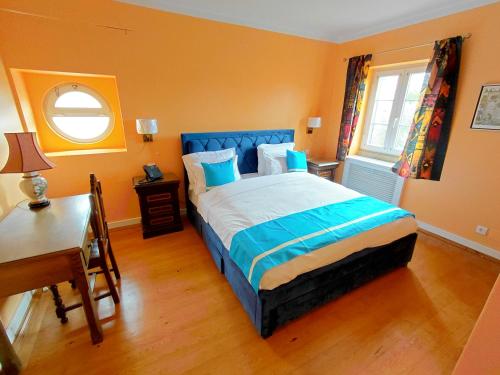 room detail thumbnail 1