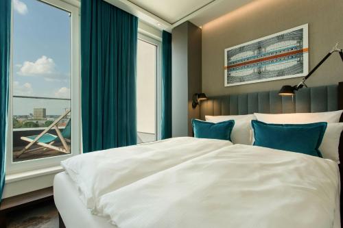 1 queen bed