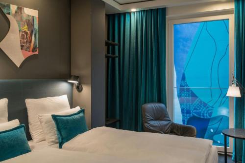 Motel One Berlin-Alexanderplatz Room Type - Queen Room