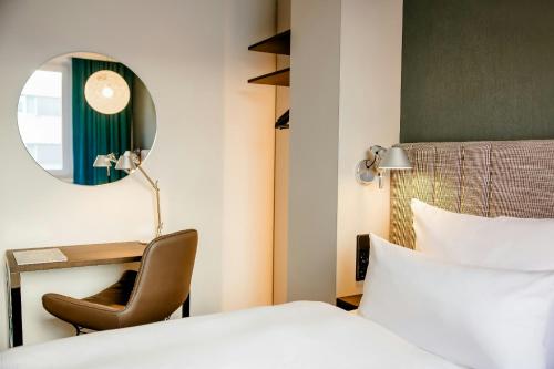 Motel One Nürnberg-City Room Type - Standard Double Room