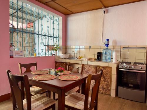 مطبخ, Casa Azucena in فلوريس