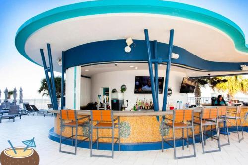 7th Floor 2 BR Direct Oceanfront Condo Wyndham Ocean Walk Resort - Daytona Funland 701 in Daytona Beach, USA