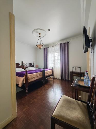 2 twin beds