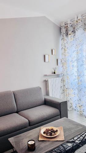 Private Room with Ensuite In Front of Saronno Station in Saronno