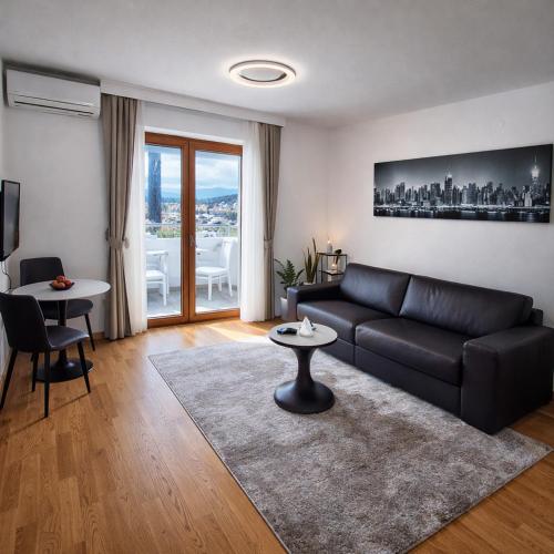 Luxury Apartment-Aurora 33 Free Parking City Center