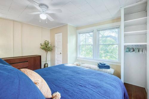 Historic 1Bdrm - Parking - Walk to Restaurants & Westport! in Kansas City, USA