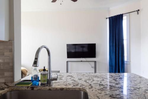 Amazing STL Retreat ABODEbucks - image 2