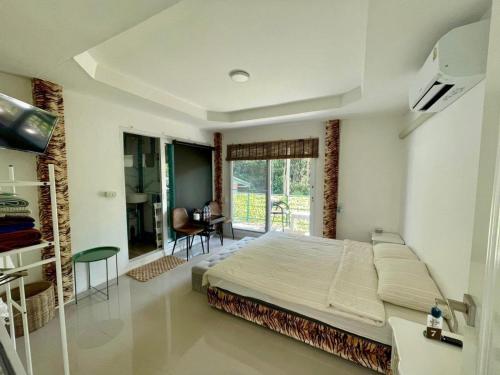 Lee Red House Homestay in Ao Phrao