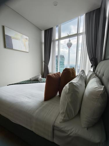 Sky Suites KLCC Apartment by Premium Suites - image 4