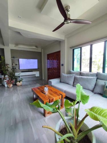 Shella Home Stay in Guimbal