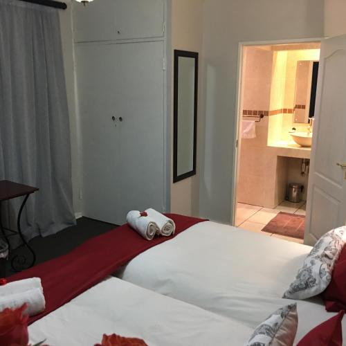 2 twin beds