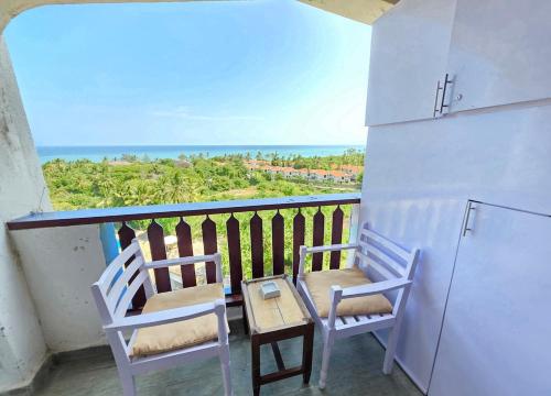 Chic two bedroom Beachfront apartment 5th floor in Mombasa