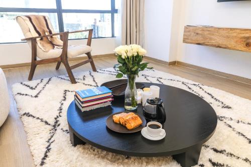 Marina Bay Horizon 2BR by YourHost Westlands - image 4