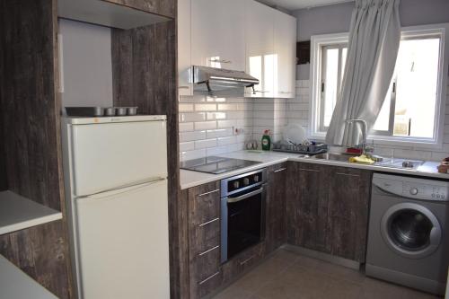 Property Direct Andria Court - image 7