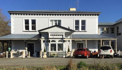 Green Hayes Estate Rentals- R5 Magnolia House in Temuka