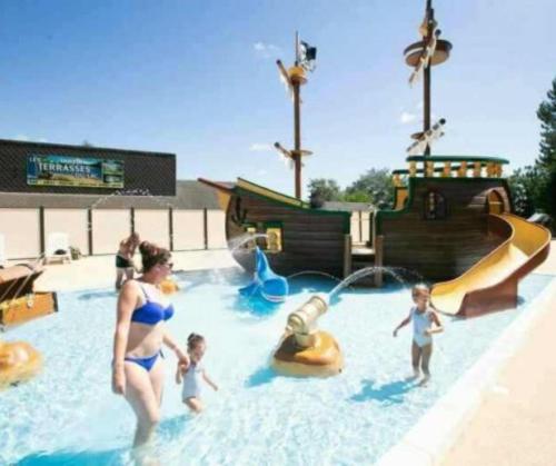 水上樂園, Cottage PARKS Mobil-home éco-chic vue lac (Cottage PARKS Mobil-home eco-chic vue lac) in 蓬德薩拉爾