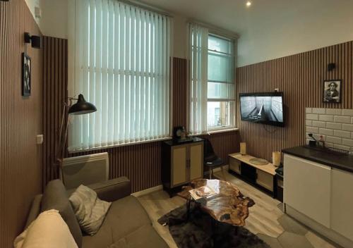 The Halifax Suites Near Albert Dock sleeps 3, Liverpool